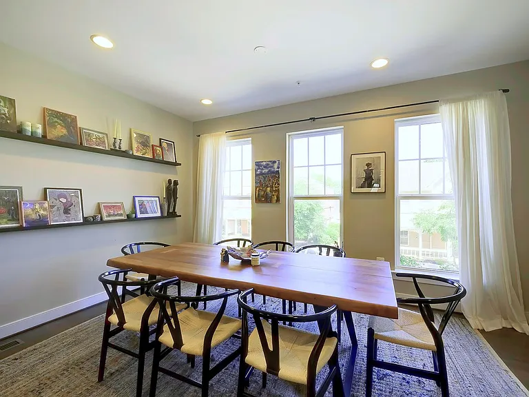 719 Parkside Pl NE — Photo 15