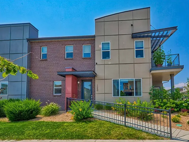 2050 W 67th Pl — Photo 1