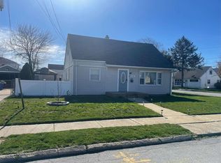 28 Carl St, Valley Stream, NY 11580