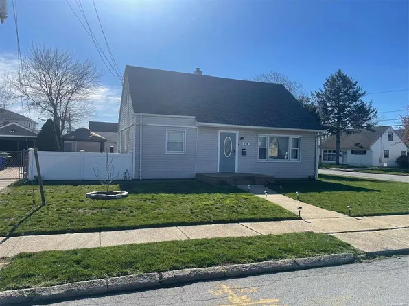 28 Carl Street, Valley Stream, NY 11580