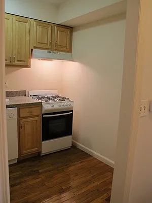 Rented by Aidonis Realty | media 13