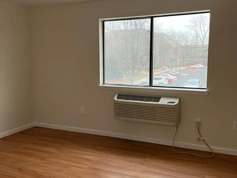 145 Whiting St — Photo 5