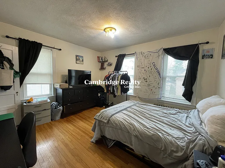 65 Fairbanks St #2T — Photo 3