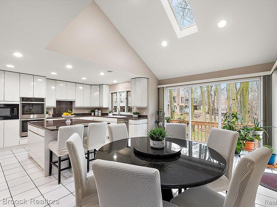 2295 Shore Hill Dr, photo 15