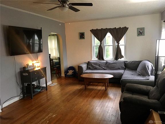 4th image of 229 Lafayette Ave