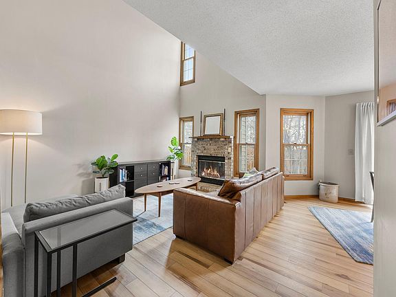 5th image of 1614 Rose Hill Cir