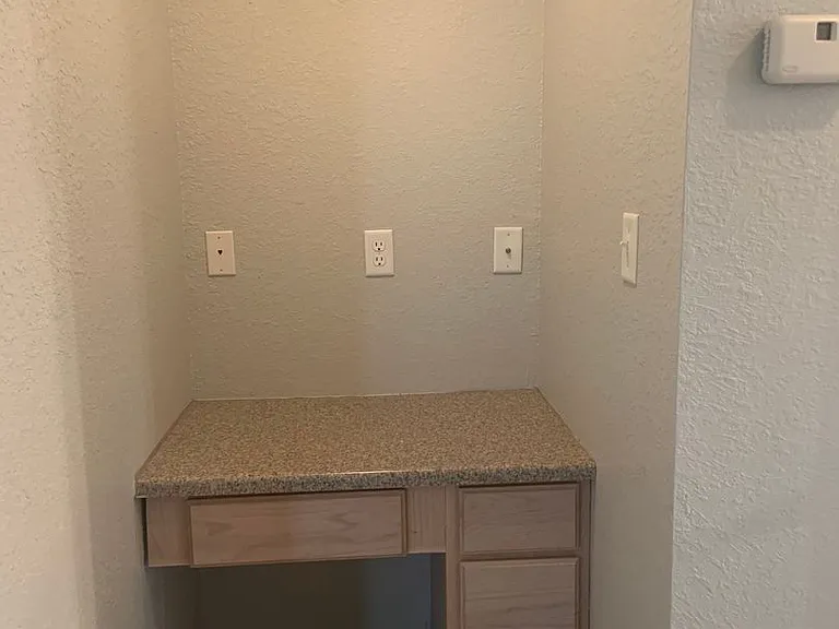 4707 John David Dr — Photo 11