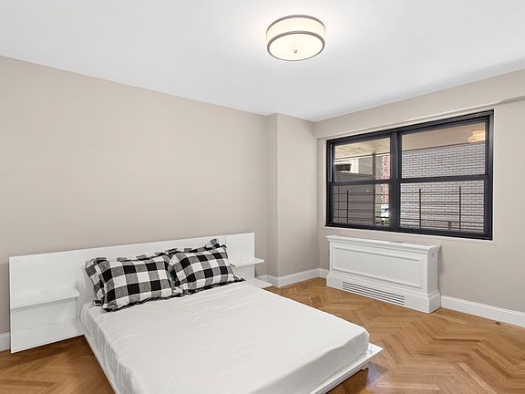 5th image of 305 E 86th St APT 22DW