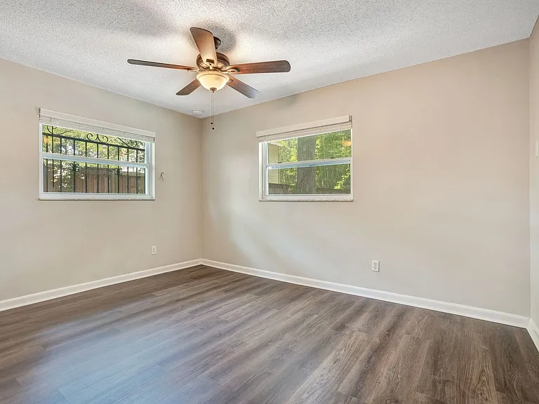 526 S Eola Dr — Photo 19
