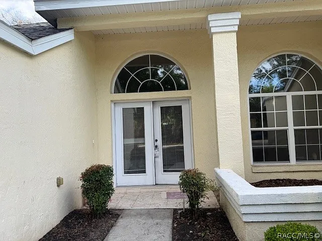 4 bed, $2,050 — Photo 4
