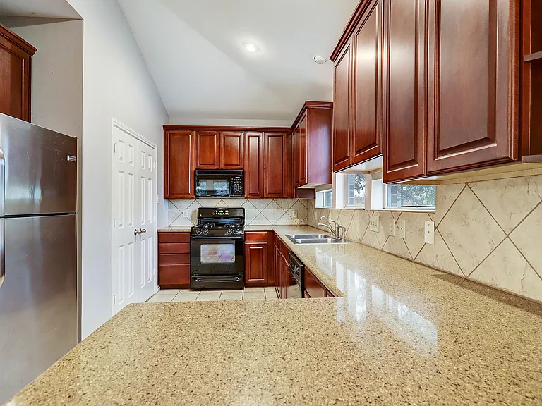 2211 Roy St #B — Photo 11