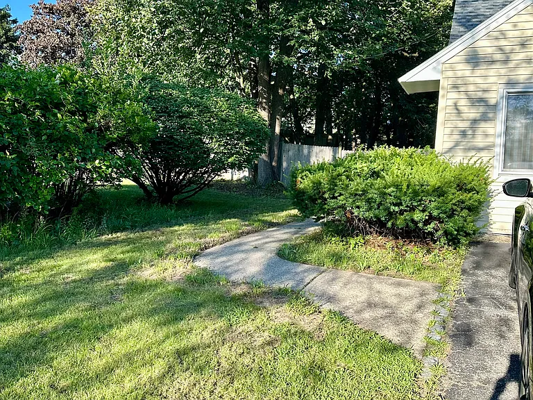18 Briarwood Rd — Photo 6