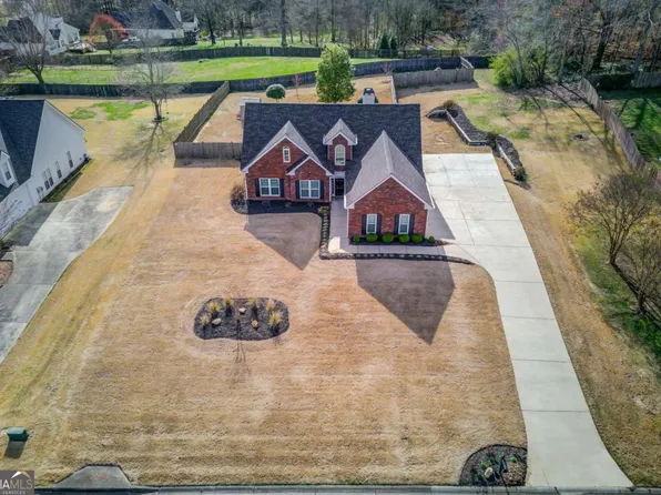 4713 Martins Crossing West Dr, Flowery Branch, GA 30542