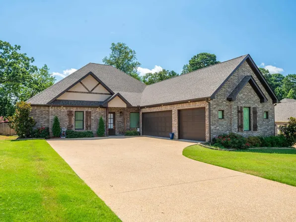 301 Arlington Park Dr, Hot Springs, AR 71901