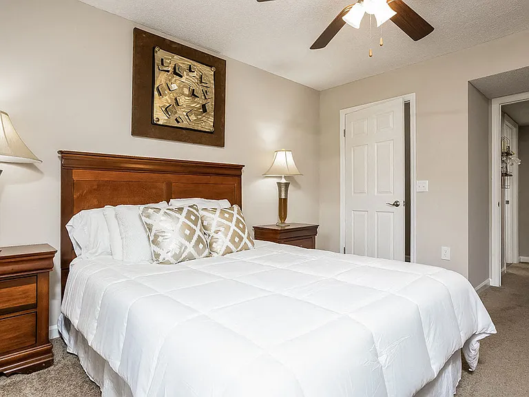 Tuscany Pointe at Somerset Place Apartment Homes — Photo 10