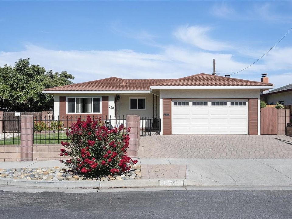 1st image of 758 Daffodil Way