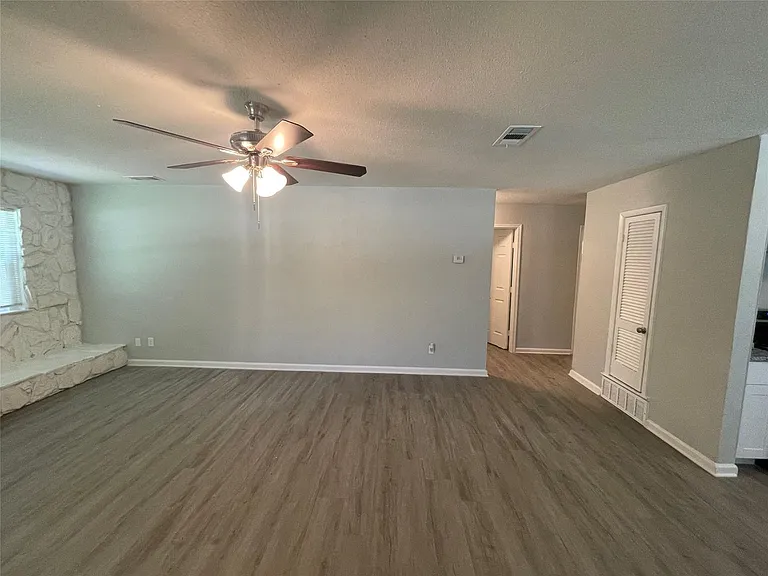 5748 Bowling Dr — Photo 5