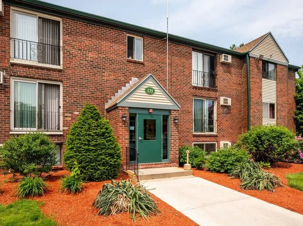 121 English Village Road #103, Manchester, NH 03102