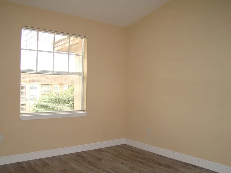 City Center Apartments — Photo 13