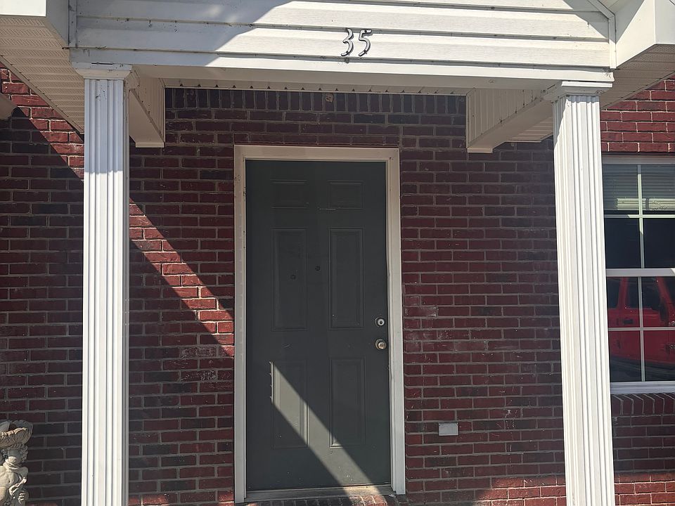 1st image of 35 Arbor Creek Dr
