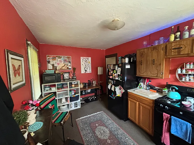 212 Hope St #1 — Photo 8
