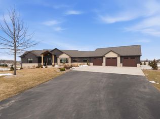 N3029 Lookout Ln, Hortonville, WI 54944