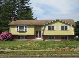 111 Harvest Ln, East Hartford, CT 06118