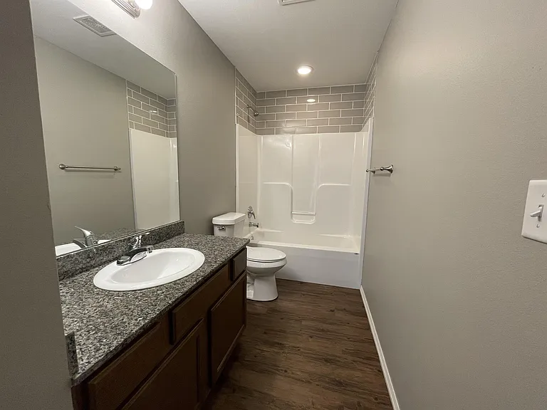 2902 SW Deerfield Blvd #2 — Photo 15