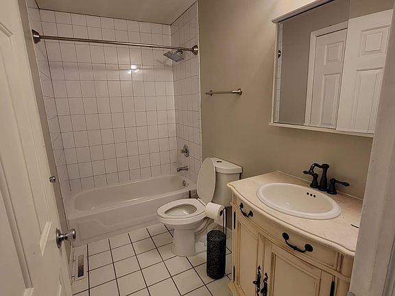 2nd image of 21633 Jeffery Ave