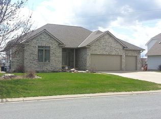 6054 Oxford Rd N, Shakopee, MN 55379