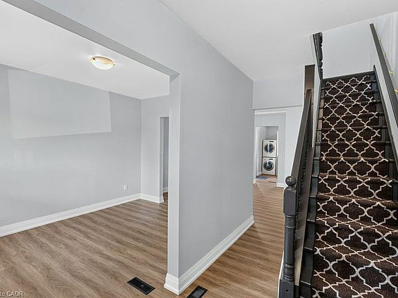 4th image of 149 Lottridge St