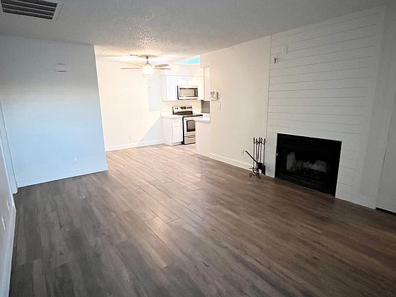 Living room/view from entrance