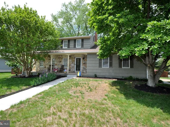 145 Cobblestone Dr, Mount Laurel, NJ 08054