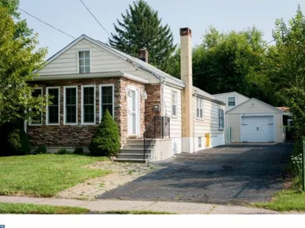 2521 Woodland Rd, Abington, PA 19001