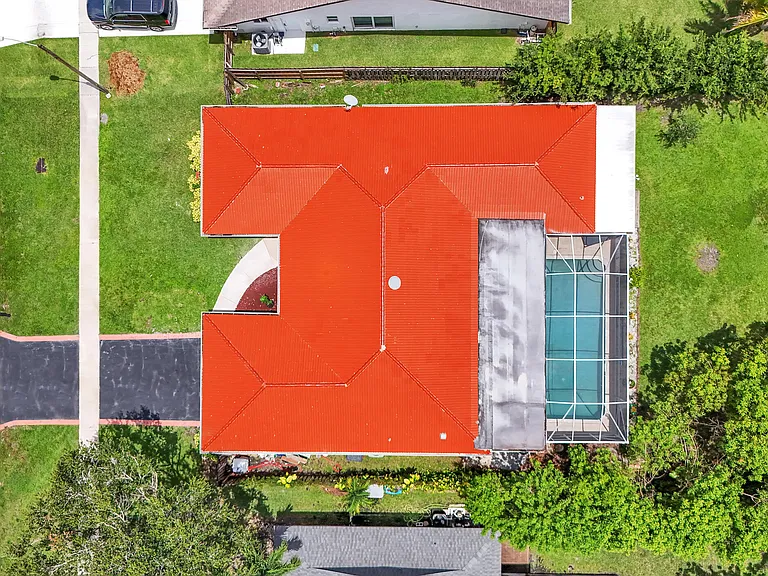 21452 Woodchuck Ln — Photo 41