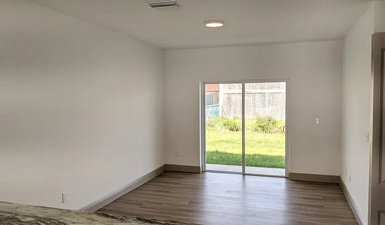 733 Lucaya Dr #B — Photo 3