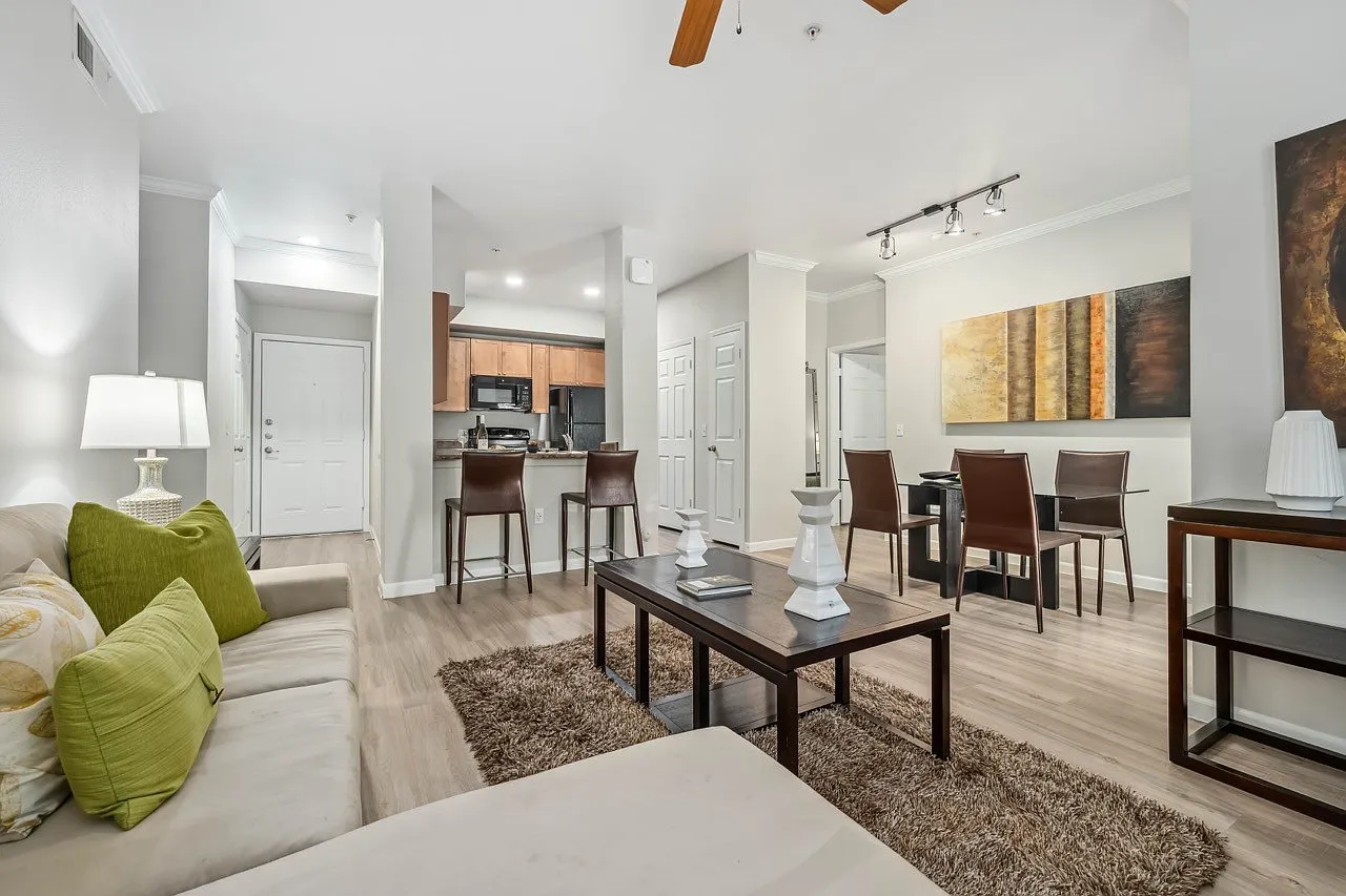 Residences at FortyTwo25 Apartments — Photo 2