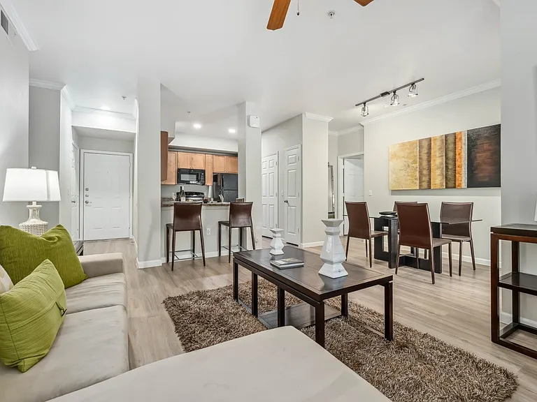 Residences at FortyTwo25 Apartments — Photo 1
