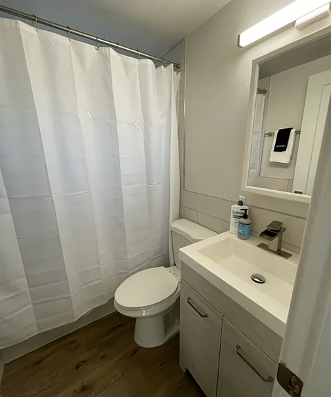 383 E Redondo Ave — Photo 14