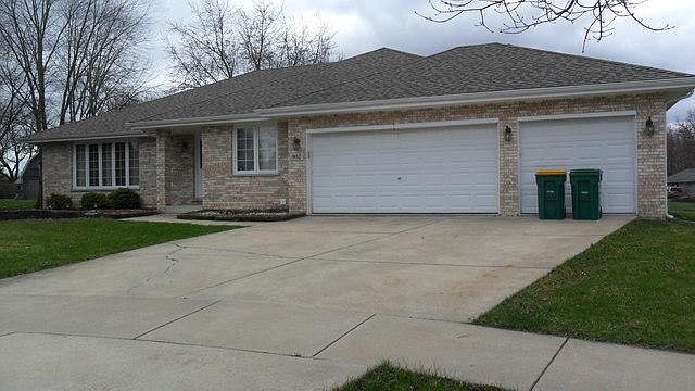 1st image of 902 Sherwood Ct