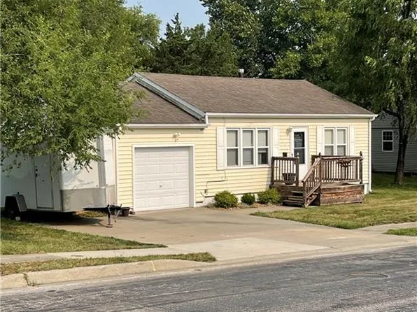 106 S Washington Ave, Knob Noster, MO 65336