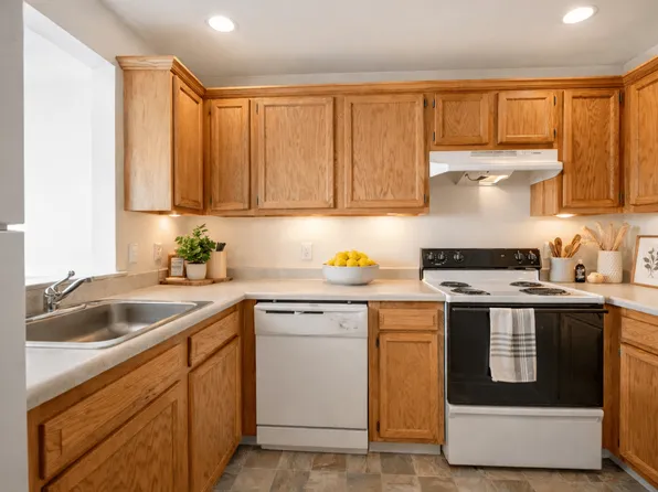 Maidencreek Apartments, 800 Golden Dr #C20, Blandon, PA 19510