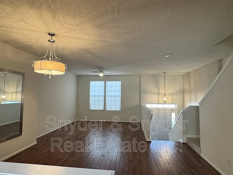 393 Caleb Dr #1 — Photo 2