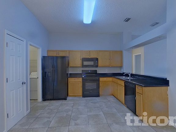 5th image of 391 Summit Dr