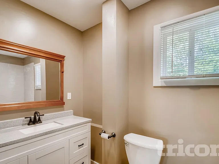 2545 Edgerton St — Photo 7