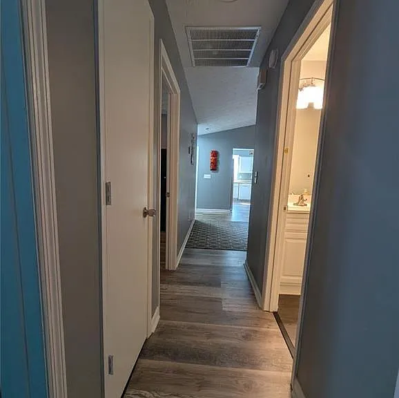 2470 Corner Shoals Dr — Photo 2