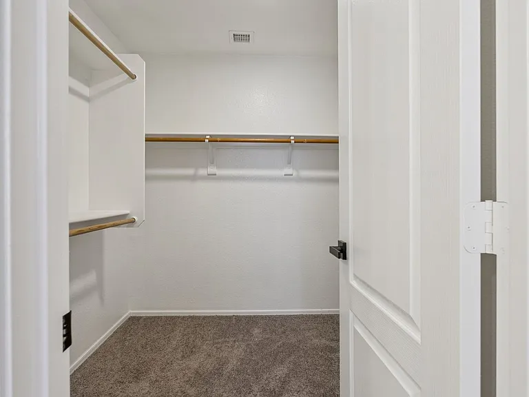 1556 N Rockwell Ct — Photo 19