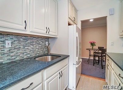 4th image of 58-40 246th Cres