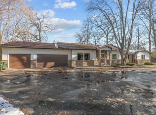 3812 Red Oak Ct, Oshkosh, WI 54902