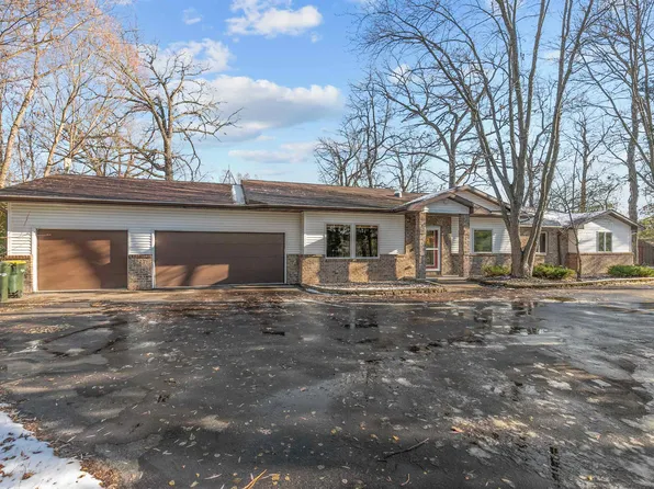 3812 Red Oak Ct, Oshkosh, WI 54902